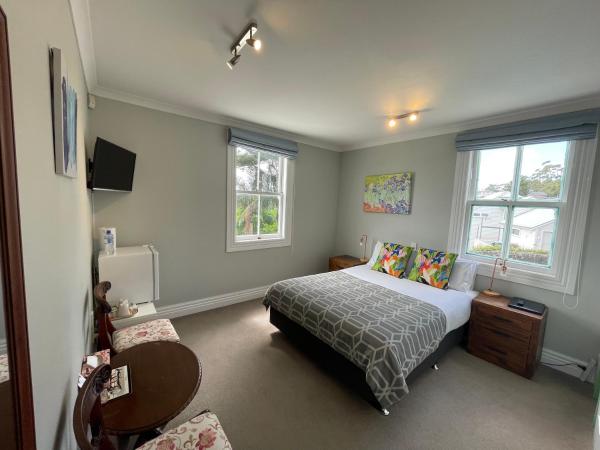 Western Springs Villa to Auckland Central Heritage Villa : photo 6 de la chambre chambre lit queen-size 