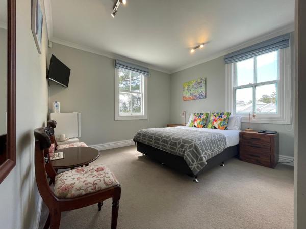 Western Springs Villa to Auckland Central Heritage Villa : photo 3 de la chambre chambre lit queen-size 