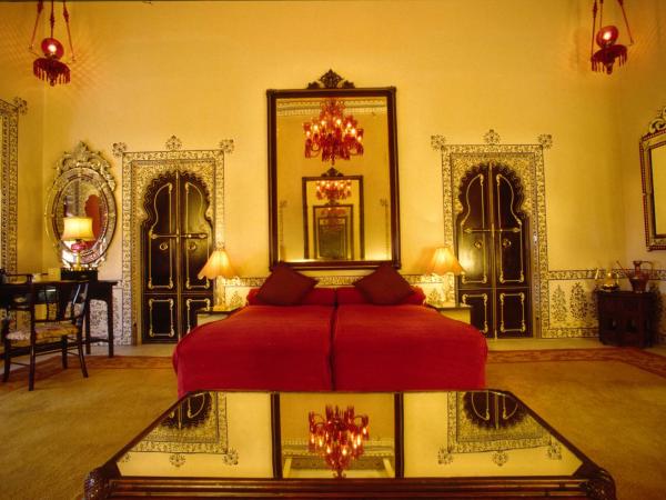Shiv Niwas Palace by HRH Group of Hotels : photo 3 de la chambre suite royale avec transfert aéroport aller-retour