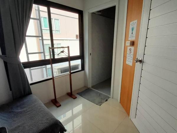 HOMEY-Don Mueang Airport Hostel : photo 7 de la chambre chambre double avec toilettes communes