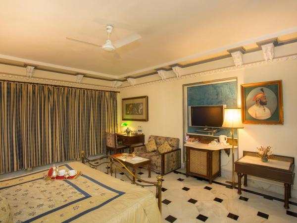 Shiv Niwas Palace by HRH Group of Hotels : photo 4 de la chambre suite avec terrasse meublée