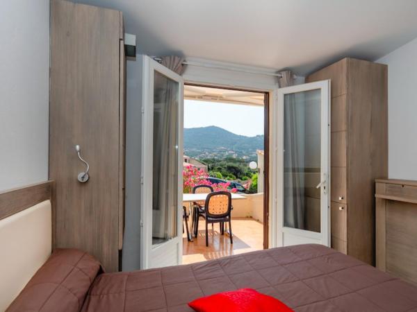 Hôtel et Résidence Ta Kladia - Omigna : photo 5 de la chambre studio n12 - 24 m² - vue sur parking (2 adultes + 1 enfant maximum) 