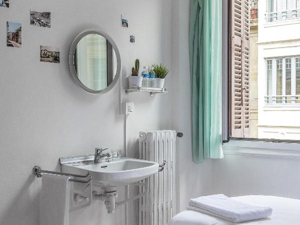 A Room In The City Hostel : photo 4 de la chambre chambre lits jumeaux avec salle de bains commune