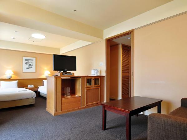 Hotel Lifort Sapporo : photo 1 de la chambre chambre lits jumeaux avec lit d'appoint - non-fumeurs