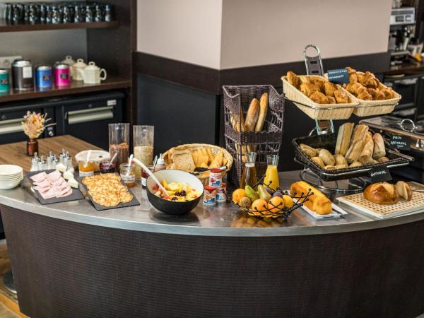 Hotel-Restaurant Le Victoria : photo 4 de la chambre chambre double sans fenêtre