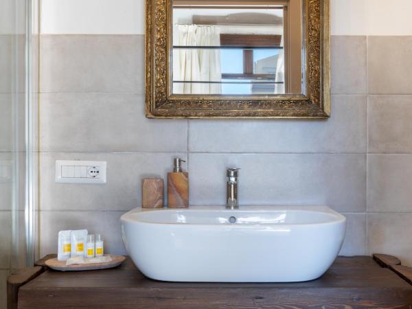 La Residenza Sul Largo : photo 9 de la chambre chambre double deluxe avec balcon