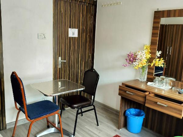 Three Brothers Apartment and Hotel : photo 2 de la chambre studio