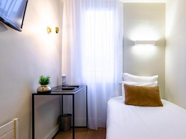 MOKA Hôtel : photo 1 de la chambre petite chambre simple