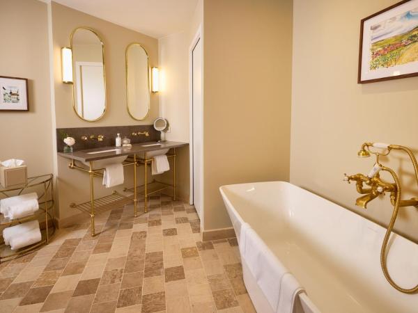 Maison 1896 : photo 3 de la chambre chambre supérieure lit queen-size