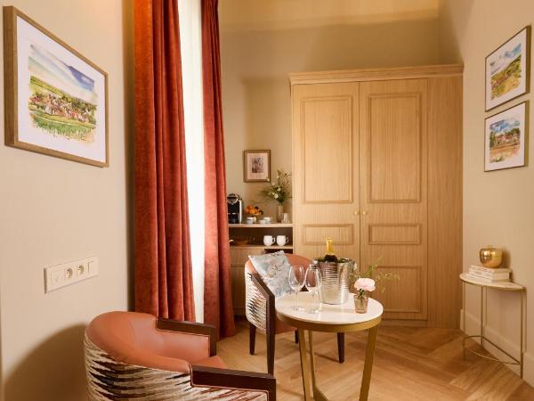 Maison 1896 : photo 2 de la chambre suite lit queen-size