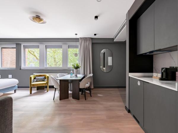 numa l Saga Apartments : photo 8 de la chambre extra large studio with kitchenette and sofa bed