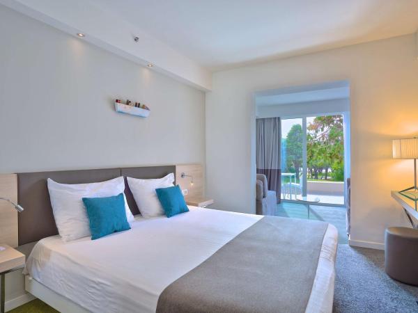 Park Plaza Belvedere Medulin : photo 9 de la chambre chambre familiale avec terrasse - côté plage