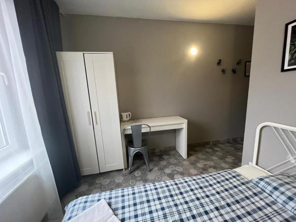 Grey Poznań Pokój z łazienką , Darmowy parking, Zameldowanie Bezobsługowe : photo 3 de la chambre chambre double avec salle de bains privative