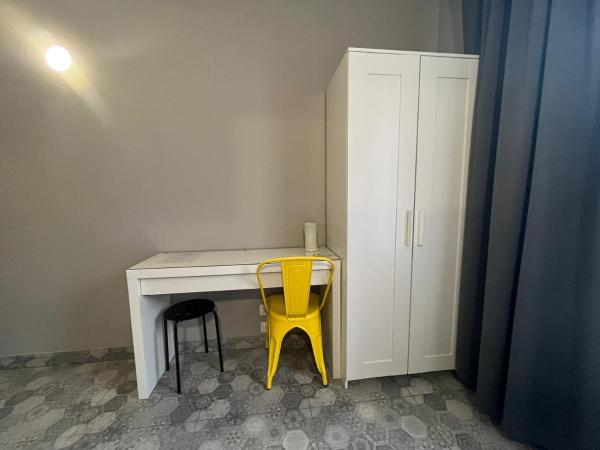 Grey Poznań Pokój z łazienką , Darmowy parking, Zameldowanie Bezobsługowe : photo 3 de la chambre chambre double avec salle de bains privative