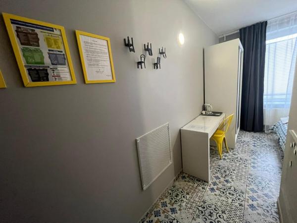 Grey Poznań Pokój z łazienką , Darmowy parking, Zameldowanie Bezobsługowe : photo 5 de la chambre chambre double avec salle de bains privative