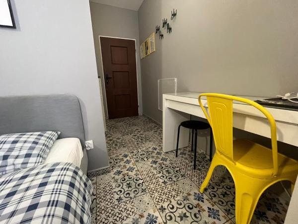 Grey Poznań Pokój z łazienką , Darmowy parking, Zameldowanie Bezobsługowe : photo 4 de la chambre chambre double avec salle de bains privative