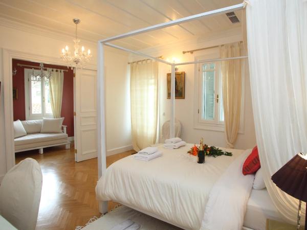 The Aigli : photo 1 de la chambre suite rose