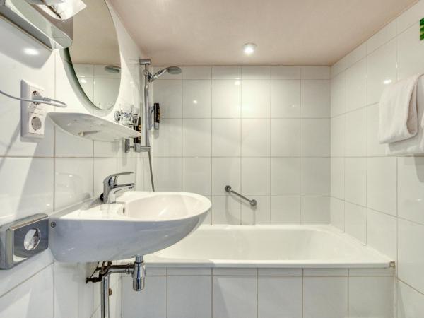 Hotel Alexander : photo 7 de la chambre chambre triple