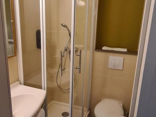 Hotel Inn design Vierzon - ex B&B : photo 2 de la chambre chambre triple