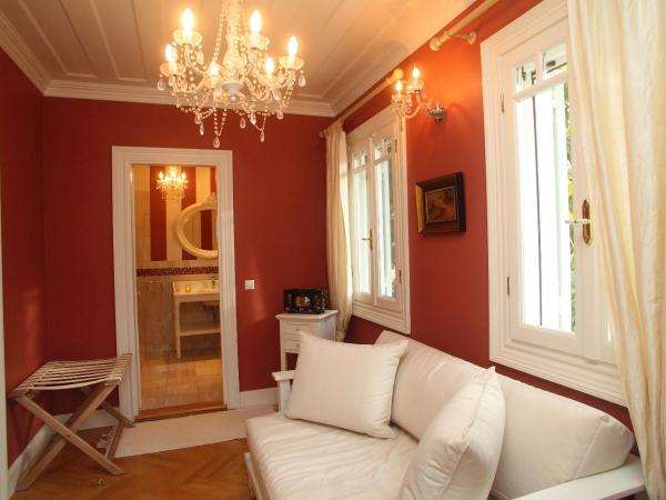 The Aigli : photo 4 de la chambre suite rose