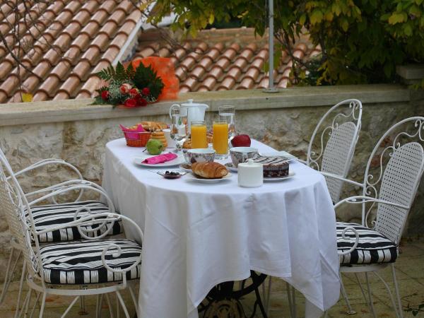 The Aigli : photo 5 de la chambre suite rose