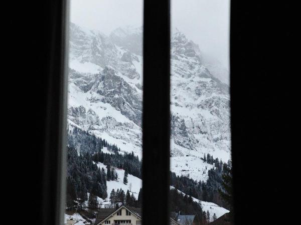 Ski Lodge Engelberg : photo 2 de la chambre chambre lits jumeaux