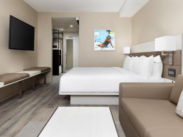 AC Hotel by Marriott Jacksonville St Johns Town Center : photo 2 de la chambre king room with sofa bed and city view - high floor