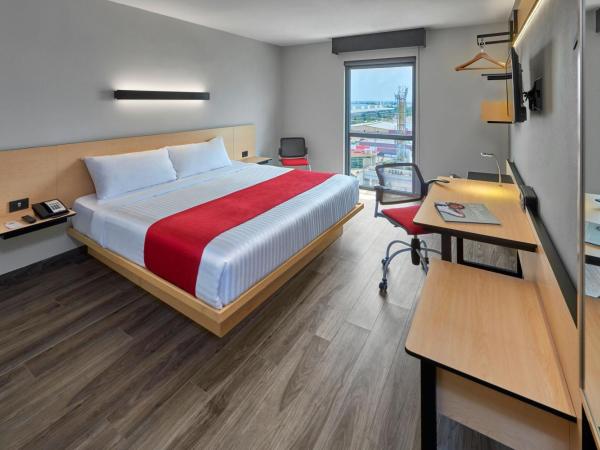City Express Plus by Marriott Guadalajara Palomar : photo 4 de la chambre chambre lit queen-size 