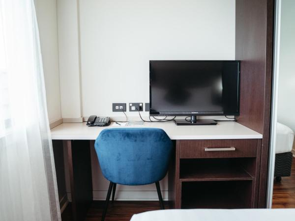Auckland City Hotel - Hobson St : photo 4 de la chambre appartement en duplex 2 chambres avec lit simple et queen-size