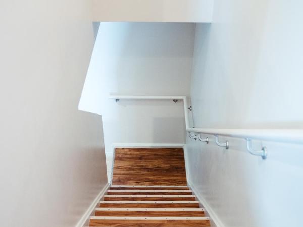 Auckland City Hotel - Hobson St : photo 8 de la chambre appartement en duplex 2 chambres avec lit simple et queen-size