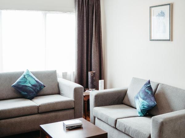 Auckland City Hotel - Hobson St : photo 7 de la chambre appartement en duplex 2 chambres avec lit simple et queen-size