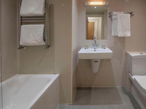 Queensway Hotel, Sure Hotel Collection by Best Western : photo 5 de la chambre appartement 1 chambre avec canapé-lit