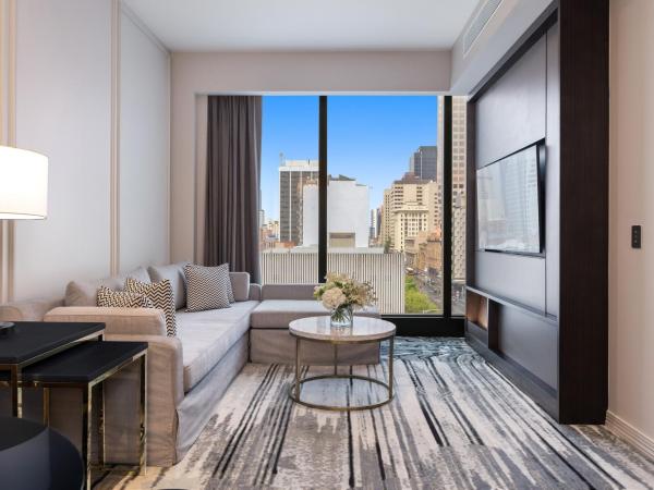 Sofitel Adelaide : photo 3 de la chambre junior king suite with living room and club access