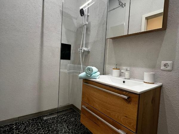 HOLI DAY SPA 2-Bett Zimmer App 3 : photo 2 de la chambre chambre double ou lits jumeaux avec salle de bains privative