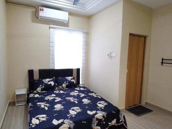Roomstay Villa Tok Wan : photo 1 de la chambre chambre double avec salle de bains privative