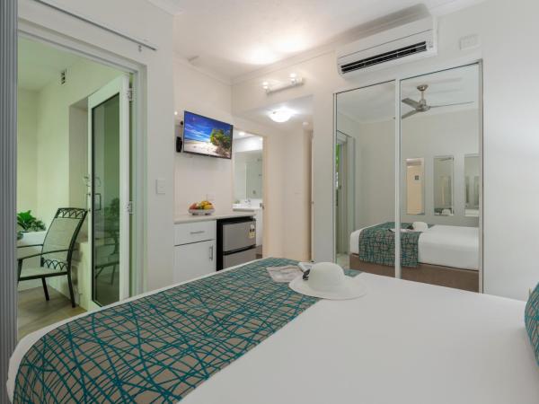 The Newport on Macrossan - Adults Only : photo 2 de la chambre chambre lit queen-size 