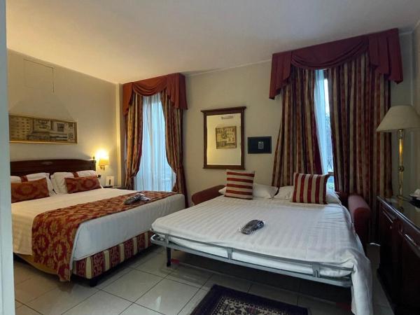 Hotel Villa Savoia : photo 3 de la chambre chambre quadruple confort