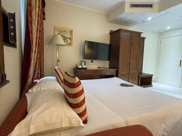 Hotel Villa Savoia : photo 6 de la chambre chambre quadruple confort