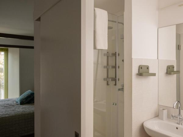 Tings Lisbon : photo 6 de la chambre chambre lit king-size - vue sur jardin
