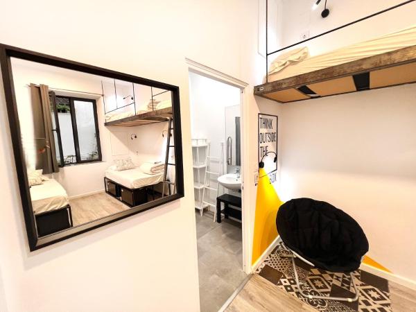 ECO Hostel : photo 6 de la chambre lit simple en dortoir à 5 lits