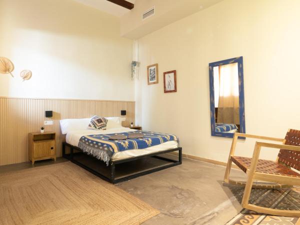 Bird House : photo 4 de la chambre chambre double avec balcon et salle de bains commune