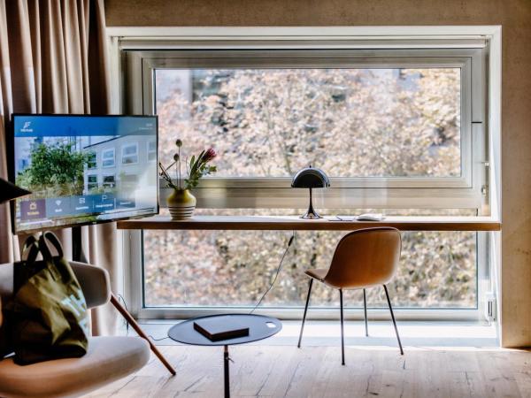 THE FLAG West M. : photo 3 de la chambre chambre double affaires