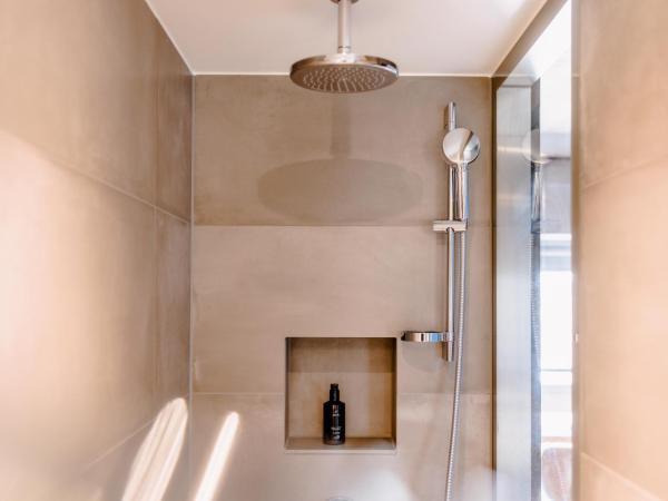 THE FLAG West M. : photo 6 de la chambre chambre double affaires