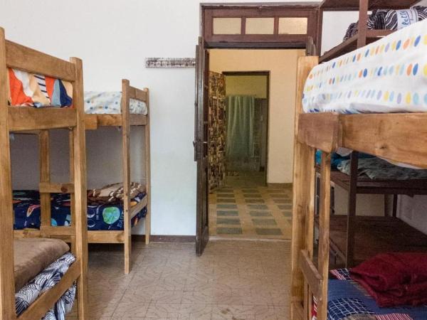 Casa Nuestra Hostal : photo 1 de la chambre lit simple dans dortoir pour hommes