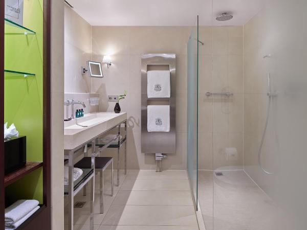 Sofitel Legend The Grand Amsterdam : photo 1 de la chambre chambre lit queen-size supérieure - vue sur cour, jardin ou ville