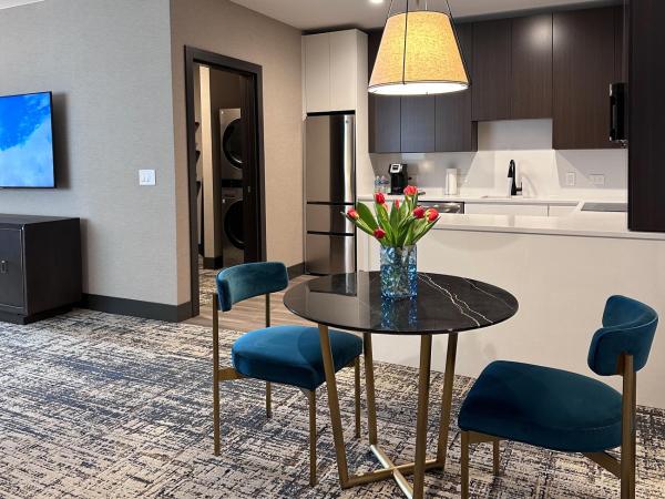 SpringHill Suites by Marriott Chicago Chinatown : photo 1 de la chambre appartement de grand standing avec suite lit king-size