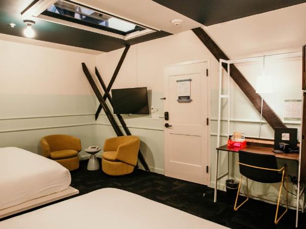 The Russell : photo 4 de la chambre room 3:2 - double skylight king