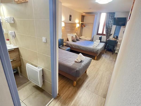 Hôtel Du Cheval Blanc Barcelonnette : photo 3 de la chambre chambre triple standard