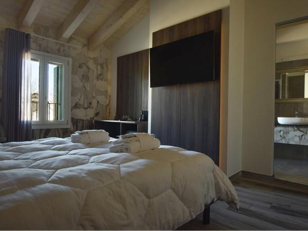 Royal Garden luxury rooms : photo 7 de la chambre chambre double standard