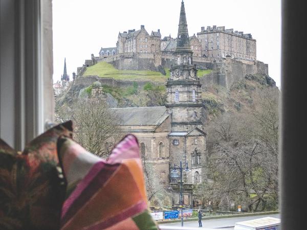 The Rutland Hotel & Apartments : photo 5 de la chambre chambre avec vue sur le château